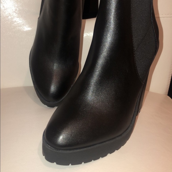 Go To Ankle Boot - Picture 3 of 7